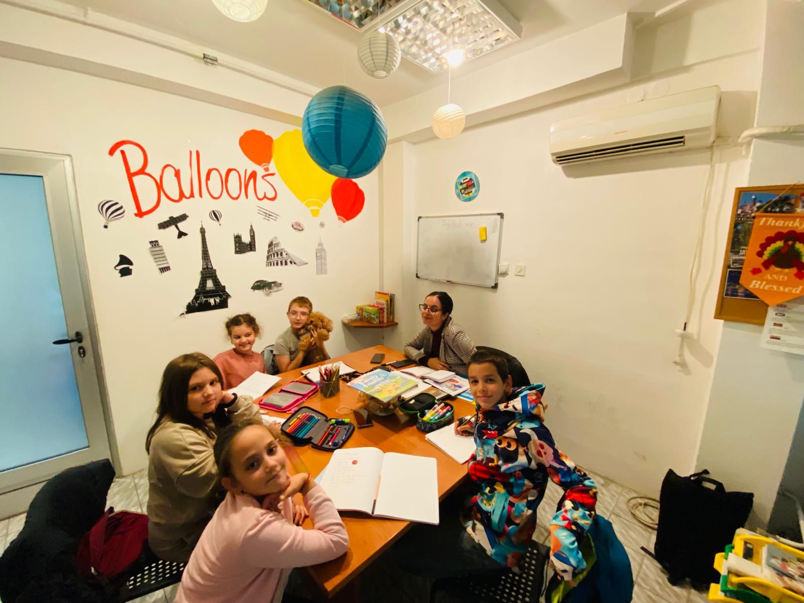 Balloons škola — trenutak sa časa 5
